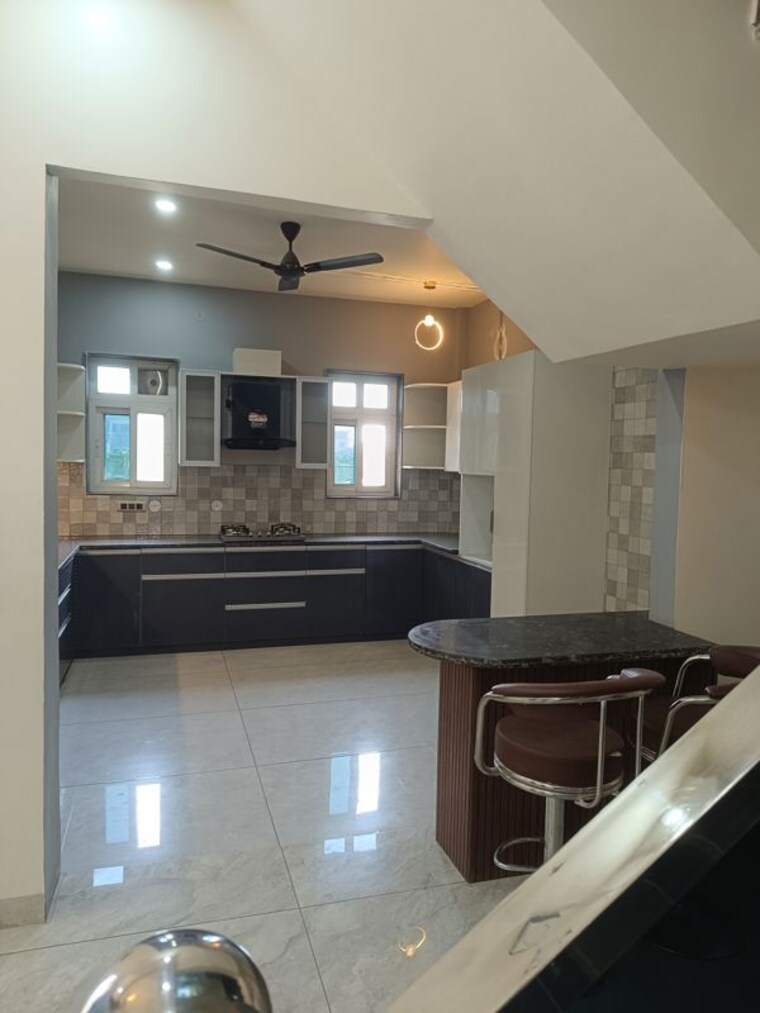 Kitchen, wave city 4 Bedroom 135 Sq.Yd. Villa In Wave City Ghaziabad 10773788
