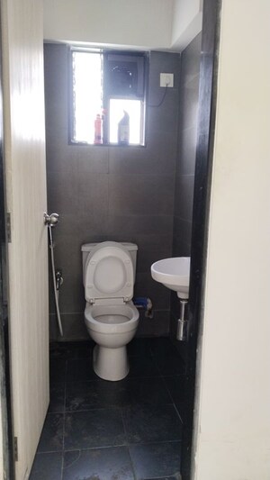 Bathroom in 1 BHK Apartment at Sion – for Rent