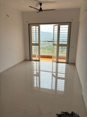 Room in 1 BHK Apartment at Kohinoor Sportsville, Hinjewadi – for Rent