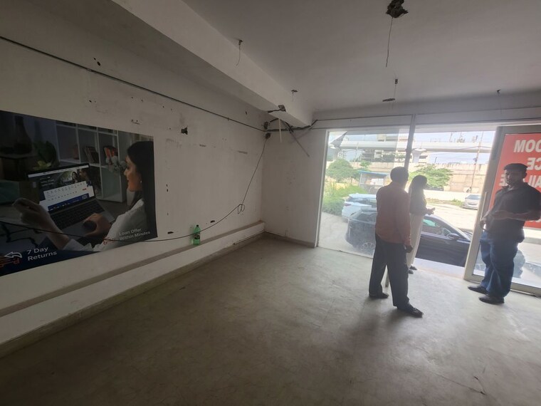  Parking, dlf industrial area Commercial Office Space 900 Sq.Ft. In Dlf Industrial Area Faridabad 10773841