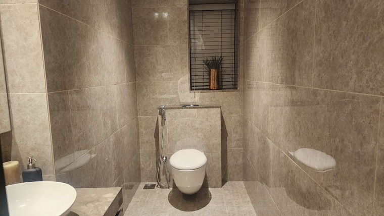 Bathroom, oberoi-elysian-tower-a 3 Bedroom 1882 Sq.Ft. Apartment In Goregaon East Mumbai 10773864