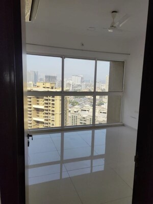 Room in 3 BHK Apartment at Runwal Elegante, Andheri West – for Sale