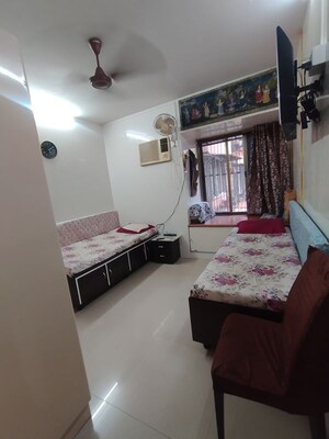 Furnished Amenities in 1 BHK Apartment at Ashoka Apartments Mulund, Mulund East – for Rent