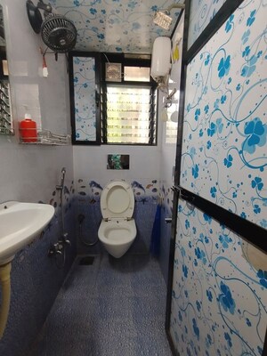 Team Area in 1 BHK Apartment at Ashoka Apartments Mulund, Mulund East – for Rent