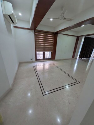 Staircase in 4 BHK Apartment at Dheeraj Manor, Halasuru – for Rent