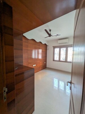 Kitchen in 4 BHK Apartment at Dheeraj Manor, Halasuru – for Rent