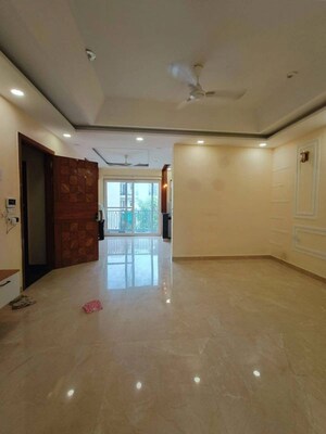Room in 2 BHK Builder Floor at Sector 52 – for Rent