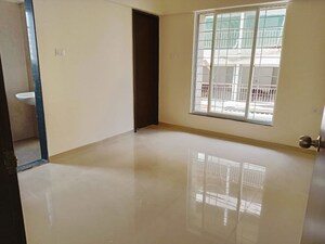 Room in 3 BHK Apartment at Mantra 29 Gold Coast, Tingre Nagar – for Rent