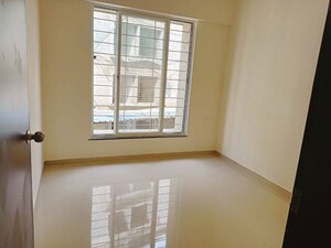 Room in 3 BHK Apartment at Mantra 29 Gold Coast, Tingre Nagar – for Rent