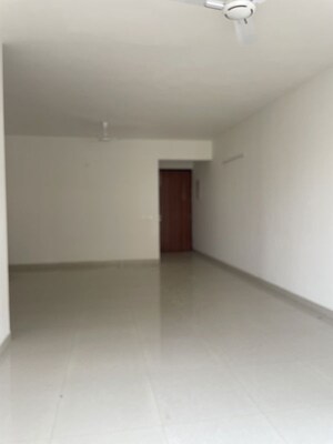 Room in 3.5 BHK Apartment at Silverglades The Melia, Sohna Sector 35 – for Rent