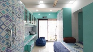 Team Area in 2 BHK Apartment at Shah Arcade II, Malad East – for Rent