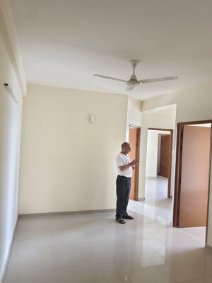 Room in 3 BHK Apartment at Pyramid Infinity, Sector 70 – for Rent