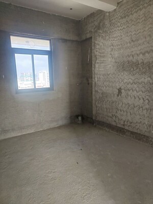 Room in 3 BHK Apartment at Pali Hill – for Sale