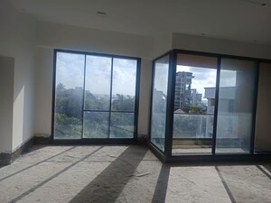 Room in 3 BHK Apartment at Pali Hill – for Sale