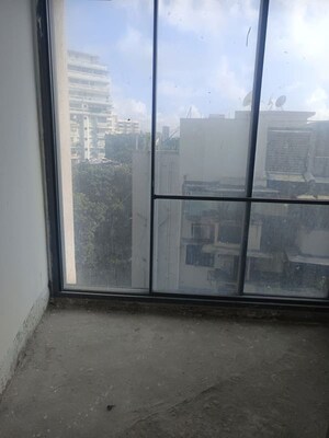  3 BHK Apartment at Pali Hill – for Sale