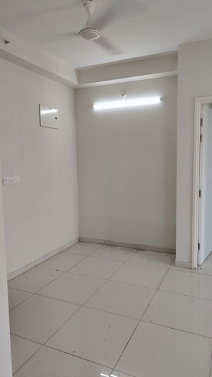 Room in 2 BHK Apartment at Godrej Park Ridge, Manjari – for Rent