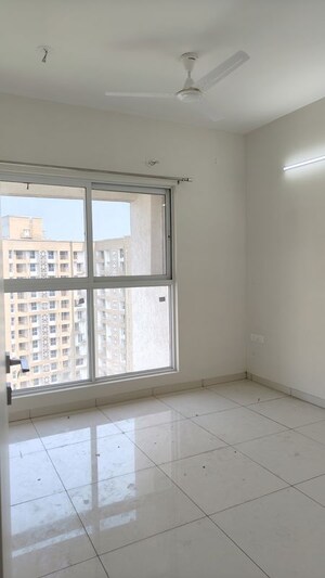 Room in 2 BHK Apartment at Godrej Park Ridge, Manjari – for Rent