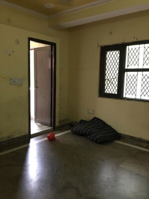 Room in 1 BHK Independent House at Sarita Vihar – for Rent