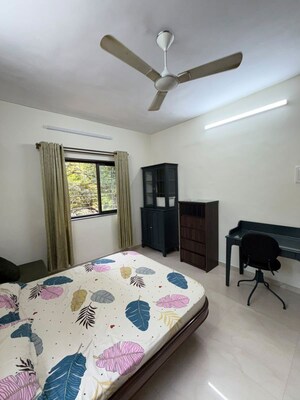 Bedroom in 2 BHK Apartment at Turner Road – for Rent