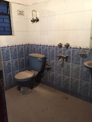 Bathroom in 1 BHK Independent House at Sarita Vihar – for Rent