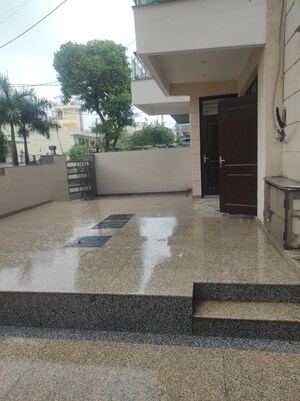 Kitchen in 3 BHK Builder Floor at Sector 46 – for Rent
