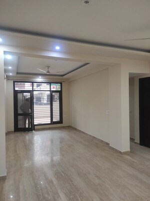 Room in 3 BHK Builder Floor at Sector 46 – for Rent
