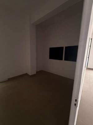 Room in  Warehouse at Dlf Industrial Area – for Rent