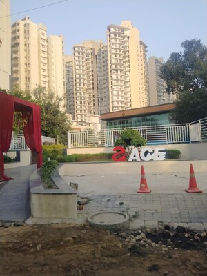 4 BHK Apartment For Rent in Sector 107