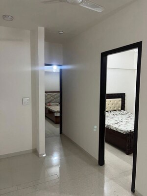 Room in 2 BHK Apartment at Lodha Amara New Tower, Kolshet Road – for Rent