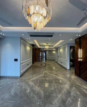 Building Lobby in 4 BHK Apartment at DLF Park Place, Sector 54 – for Sale