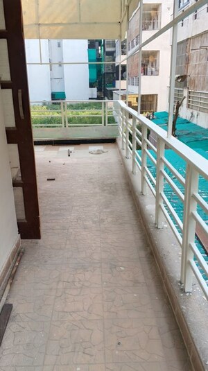 Balcony in 3 BHK Builder Floor at Unitech South City II, Sector 50 – for Rent