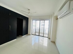 Room in 3.5 BHK Apartment at Sobha City Gurgaon, Sector 108 – for Rent