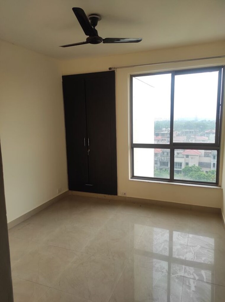Room, unitech-uniworld-gardens-2 2 Bedroom 973 Sq.Ft. Apartment In Sector 47 Gurgaon 10774084