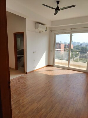 Room in 4 BHK Apartment at SS Linden, Sector 84 – for Rent