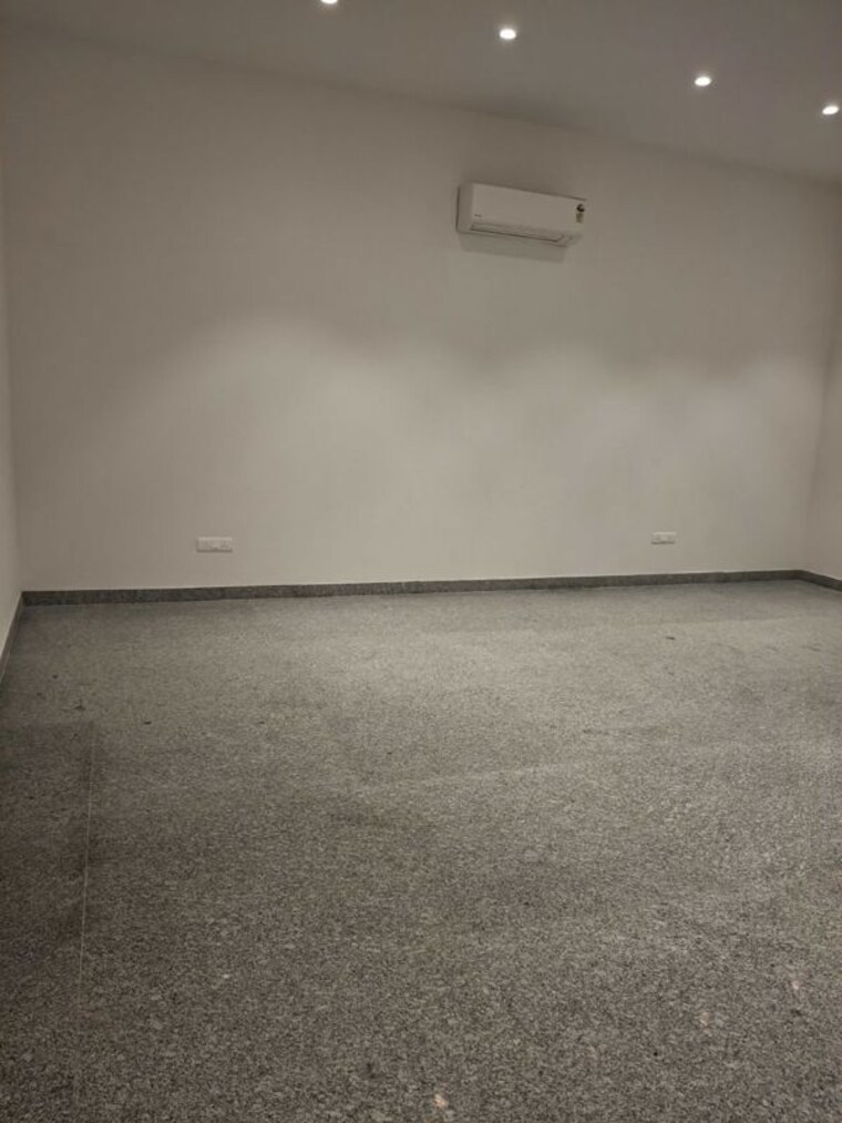 Team Area, lajpat nagar 4 Commercial Office Space 1200 Sq.Ft. In Lajpat Nagar 4 Delhi 10774203
