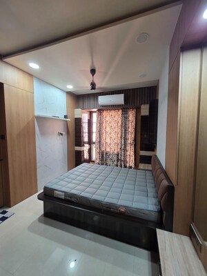 Bedroom in 2 BHK Apartment at Gemstar Symphony, Kandivali West – for Rent