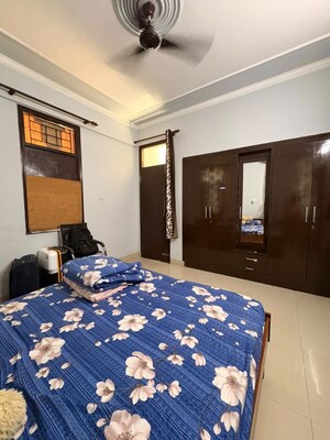 Bedroom in 4 BHK Builder Floor at Sector 55 – for Rent