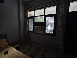 Room in 4 BHK Builder Floor at Sector 55 – for Rent