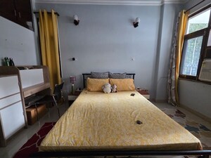 Bedroom in 4 BHK Builder Floor at Sector 55 – for Rent