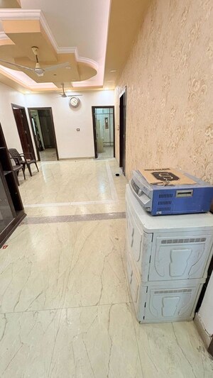Furnished Amenities in 4 BHK Builder Floor at Sector 55 – for Rent
