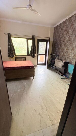 Bedroom in 4 BHK Builder Floor at Sector 55 – for Rent