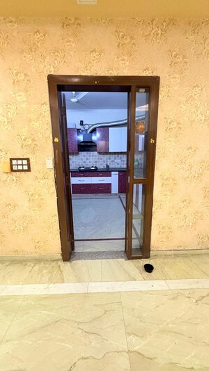 Room in 4 BHK Builder Floor at Sector 55 – for Rent