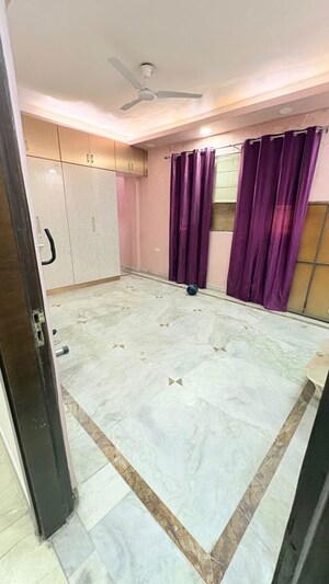Bedroom in 4 BHK Builder Floor at Sector 55 – for Rent