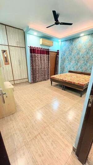 Bedroom in 4 BHK Builder Floor at Sector 55 – for Rent