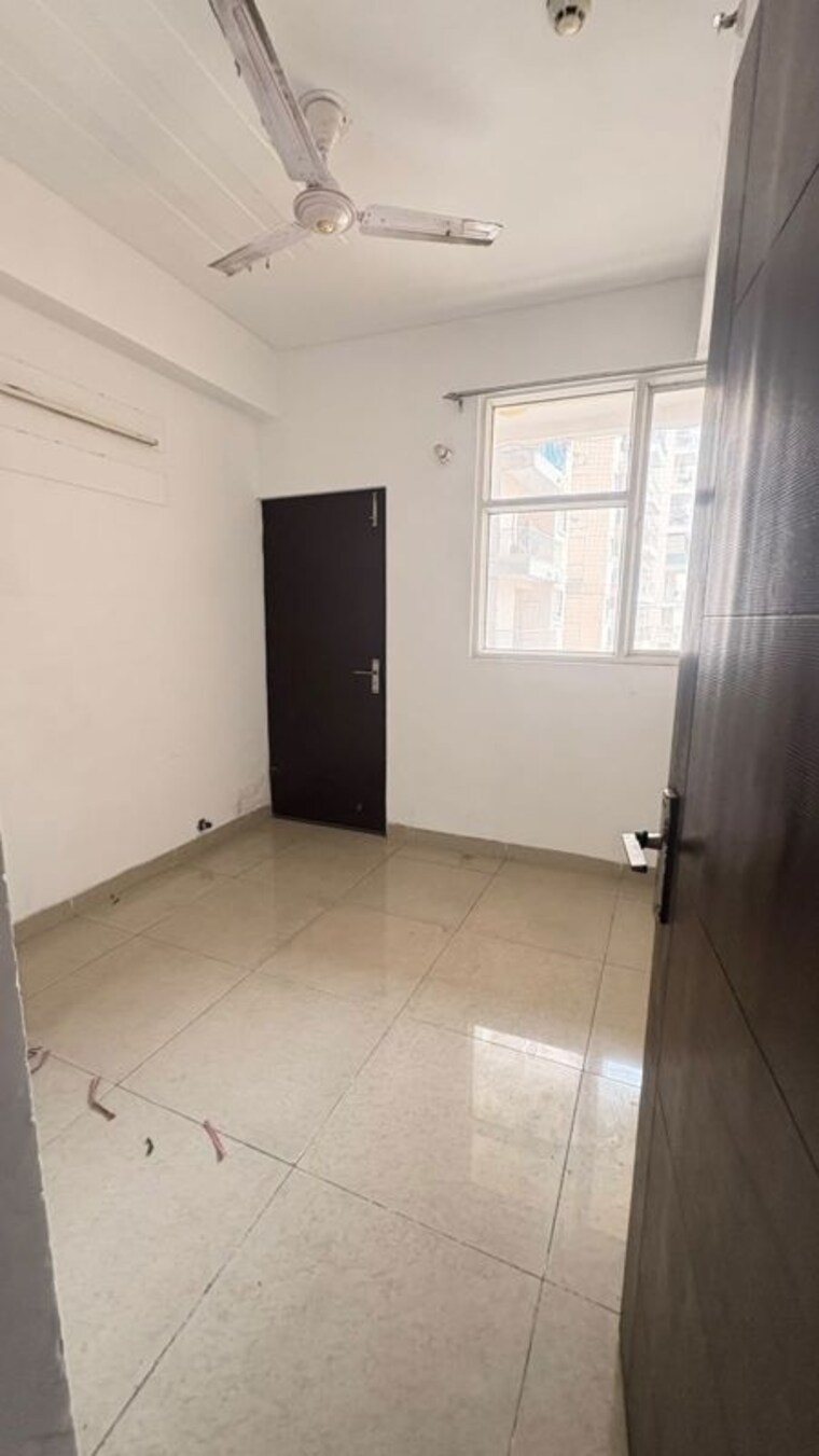 Room, ajnara-le-garden  875 Sq.Ft. Apartment In Sector 16b Greater Noida Greater Noida 10774272