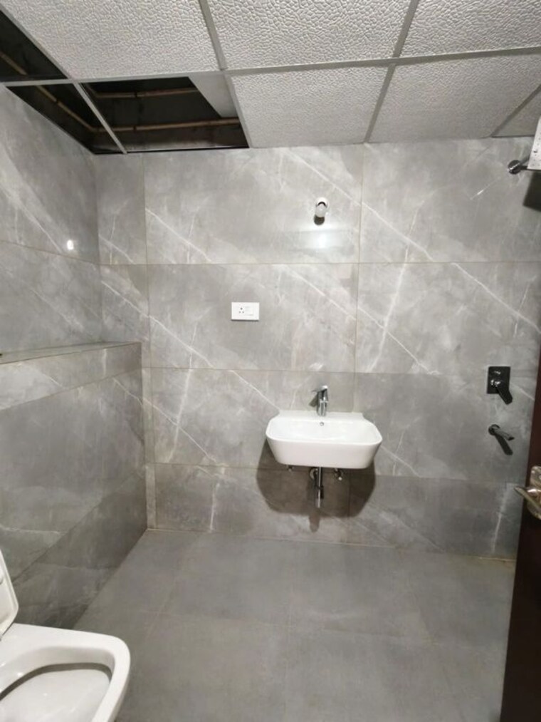 Bathroom, lansum-el-dorado 3 Bedroom 2240 Sq.Ft. Apartment In Narsingi Hyderabad 10774280