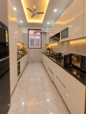 Kitchen in 3 BHK Builder Floor at Sector 40 – for Rent