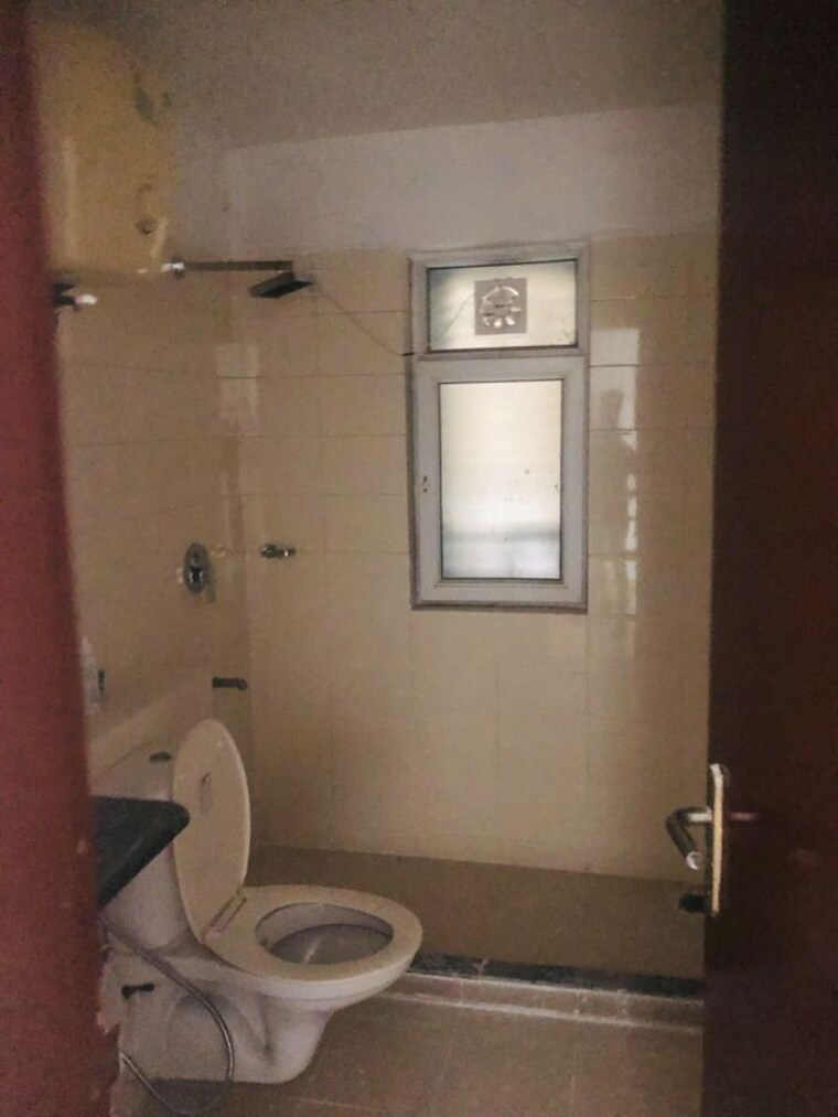 Bathroom, umang-summer-palms 2 Bedroom 1248 Sq.Ft. Apartment In Sector 86 Faridabad 10774342