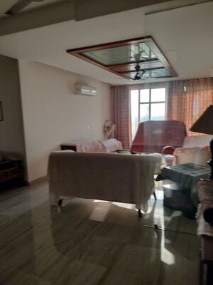 Team Area in 4 BHK Apartment at Sector 127 – for Sale