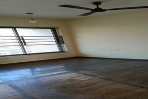 2.5 BHK Apartment For Sale in Kalpataru Aura, Ghatkopar West